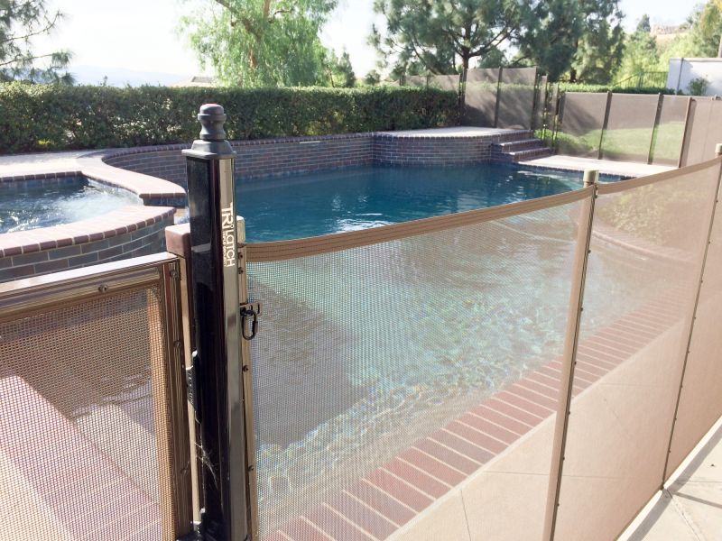 Child-safe Mesh Pool Barrier